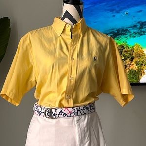 POLO MEN’S.SHORTSLEEVED SHIRT. SIZE (M). PERFECT FOR SPRING/SUMMER OUTINGS 🌼🌺